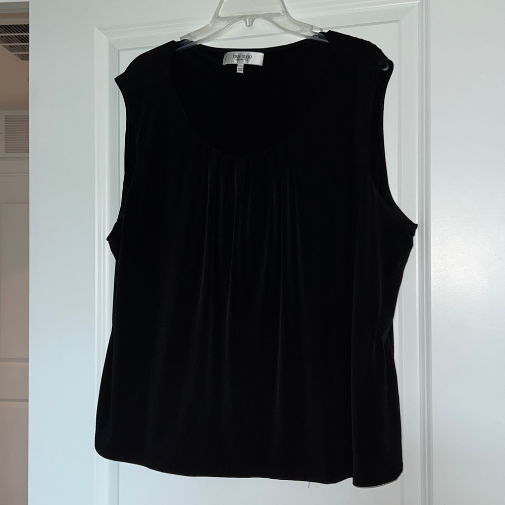 Jones Studio Classic Black Top